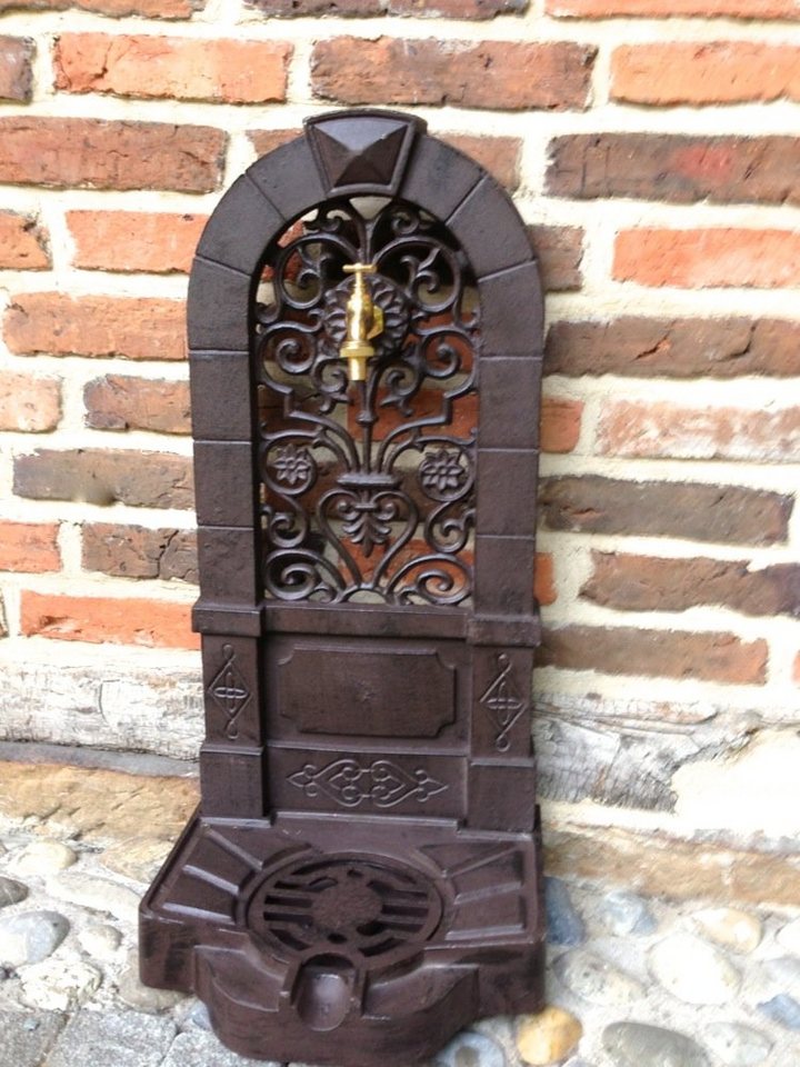 Antikas Wasserspeier Wasserzapfstelle wie antiker Stehbrunnen, Gartenbrunnen mit Messing von Antikas