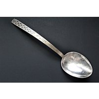 Englisch Sterling Silber Servierlöffel Hand Gehämmert Graviert 10'' L von Antike
