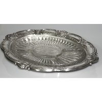 Vintage Repousse Silberplatte Oval Tablett Mit Glaseinsatz Von Poole Co 17, 5 "' X 13 Hors D'oeuvres Dish Relish von Antike