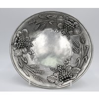 Zinn Teller Ø 25 cm 0, 81 Kg Weinreben Trauben Getreide Wandteller Ritter 1766 Og Zinn Teller Ø 25 cm 0, 81 Kg Weinreben Trauben Getreide Wandteller Ritter 1766 Og von AntikhandelStuttgart