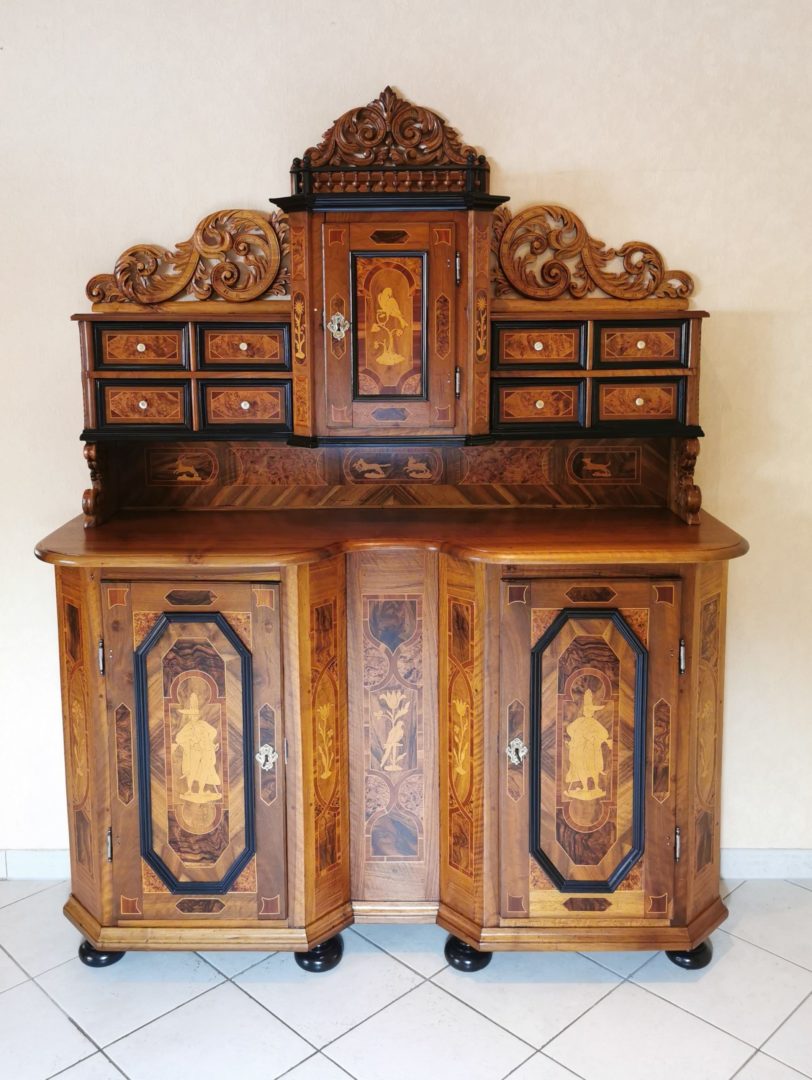 Barock Buffet in Nussbaum mit Intarsien von Antikhof Br?ck