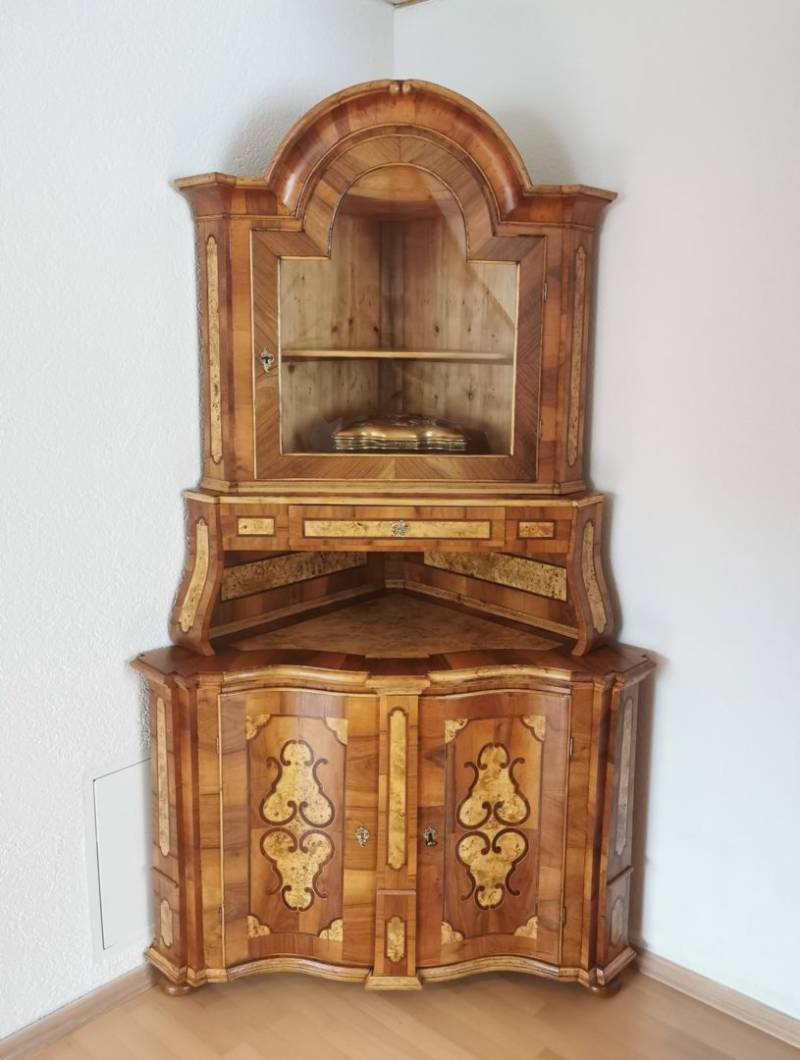Barock Eckschrank Nussbaum Barock Eckschrank Nussbaum von Antikhof Br?ck