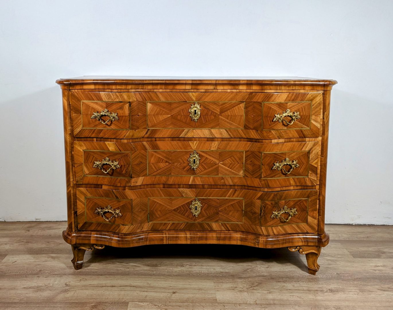 Barock Kommode Nussbaum Mainz um 1750 Barock Kommode Nussbaum Mainz um 1750 von Antikhof Br?ck