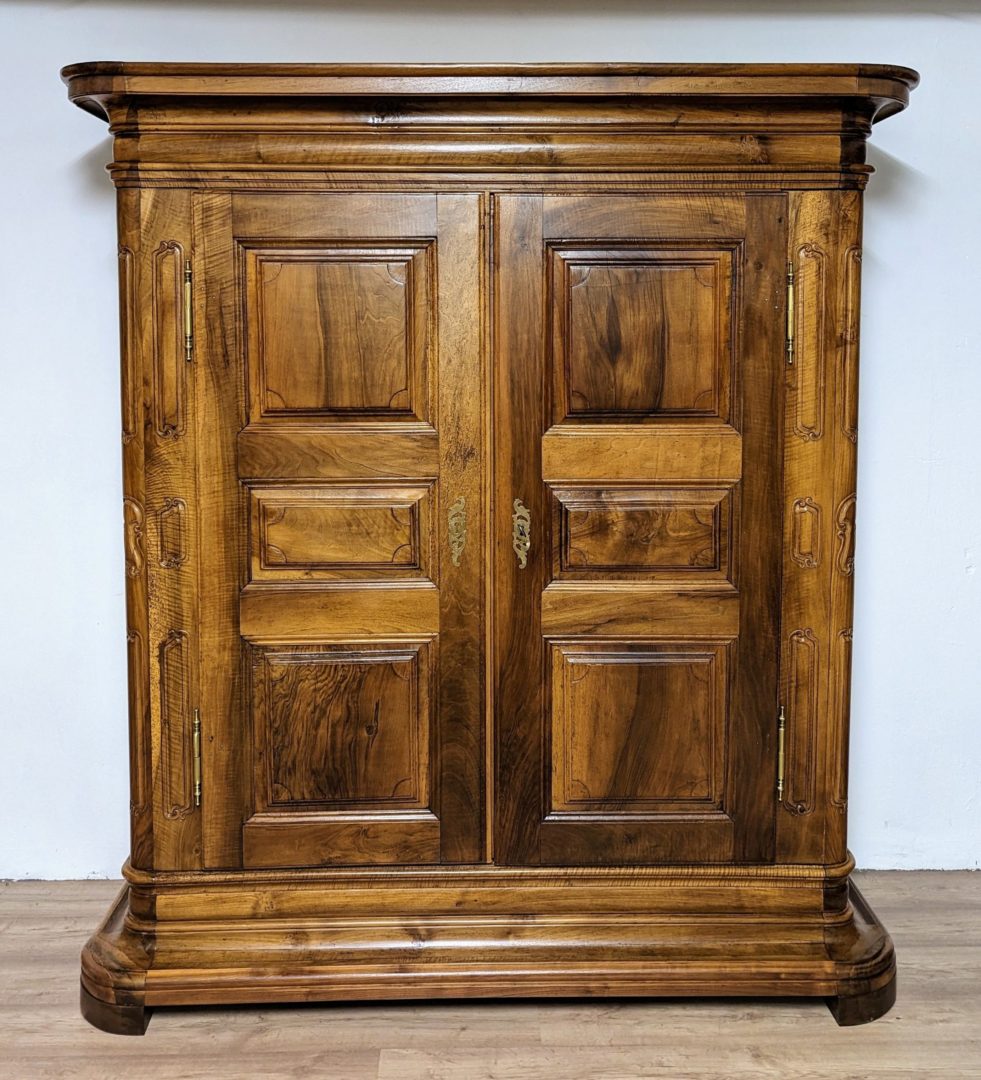 Barock Schrank Nussbaum von Antikhof Br?ck