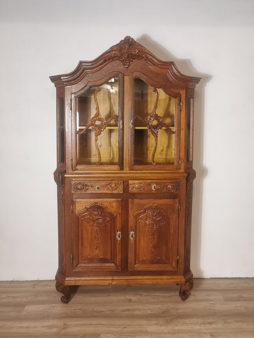 Bergische Aufsatz Vitrine Eiche mit Schnitzereien um 1740 von Antikhof Br?ck