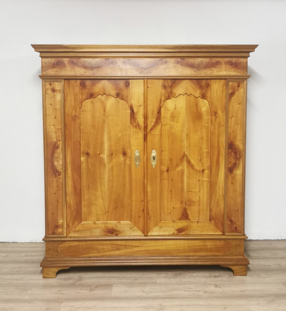 Biedermeier Kleiderschrank Kirschbaum /Eiche von Antikhof Br?ck