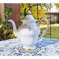 1950Er Weimar Katharina Teekanne Weiß & Gold Porzellan, Innen Angeschlagener Deckel 1950Er Weimar Katharina Teekanne Weiß & Gold Porzellan, Innen Angeschlagener Deckel von AntiqueBoutiqueIdeas