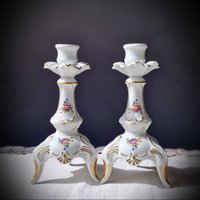 Vintage Sanssouci Weiß Kerzenhalter Set Aus Porzellan, 2Tlg., Lindner Porzellan Vintage Sanssouci Weiß Kerzenhalter Set Aus Porzellan, 2Tlg., Lindner Porzellan von AntiqueBoutiqueIdeas