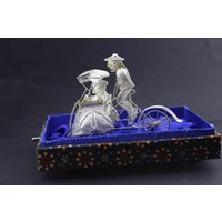 Antike Silber Vergoldet Filigrane Rickshaw Mann Auf Fahrrad Vintage Retro Mid Century Original Box Bewegliche Räder Valentinstag Trishaw Antike Silber Vergoldet Filigrane Rickshaw Mann Auf Fahrrad Vintage Retro Mid Century Original Box Bewegliche Räder Valentinstag Trishaw von AntiqueXmas