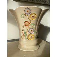 Große 1930Er Art Deco Crown Devon Hand Geschnitzte Vase von Antiqueboutiqshop
