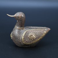 Hölzerne Enten-statue Alte Handgemachte Hölzerne Seltene Messing Montierte Schwan-Abbildung Nepal Hölzerne Enten-statue Alte Handgemachte Hölzerne Seltene Messing Montierte Schwan-Abbildung Nepal von AntiquesFromAsia