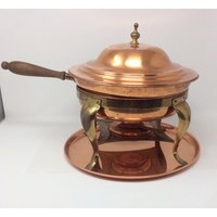 Vintage Kochgeschirr Aus Kupfer Und Messing. Großer Chafing Dish Mit Stövchen Und Kupfertablett. Buffetheber. 8 Stück Vintage Kochgeschirr Aus Kupfer Und Messing. Großer Chafing Dish Mit Stövchen Und Kupfertablett. Buffetheber. 8 Stück von AntiquesFromtheBLVD