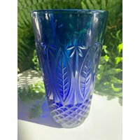 Vintage Avon Royal Sapphire Becher Und Große Kaffeetasse, Hergestellt Von Luminarc France von AntiquesandCurio