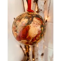 Vintage Christbaumkugel, Weihnachtsmann Und Kind Design von AntiquesandCurio