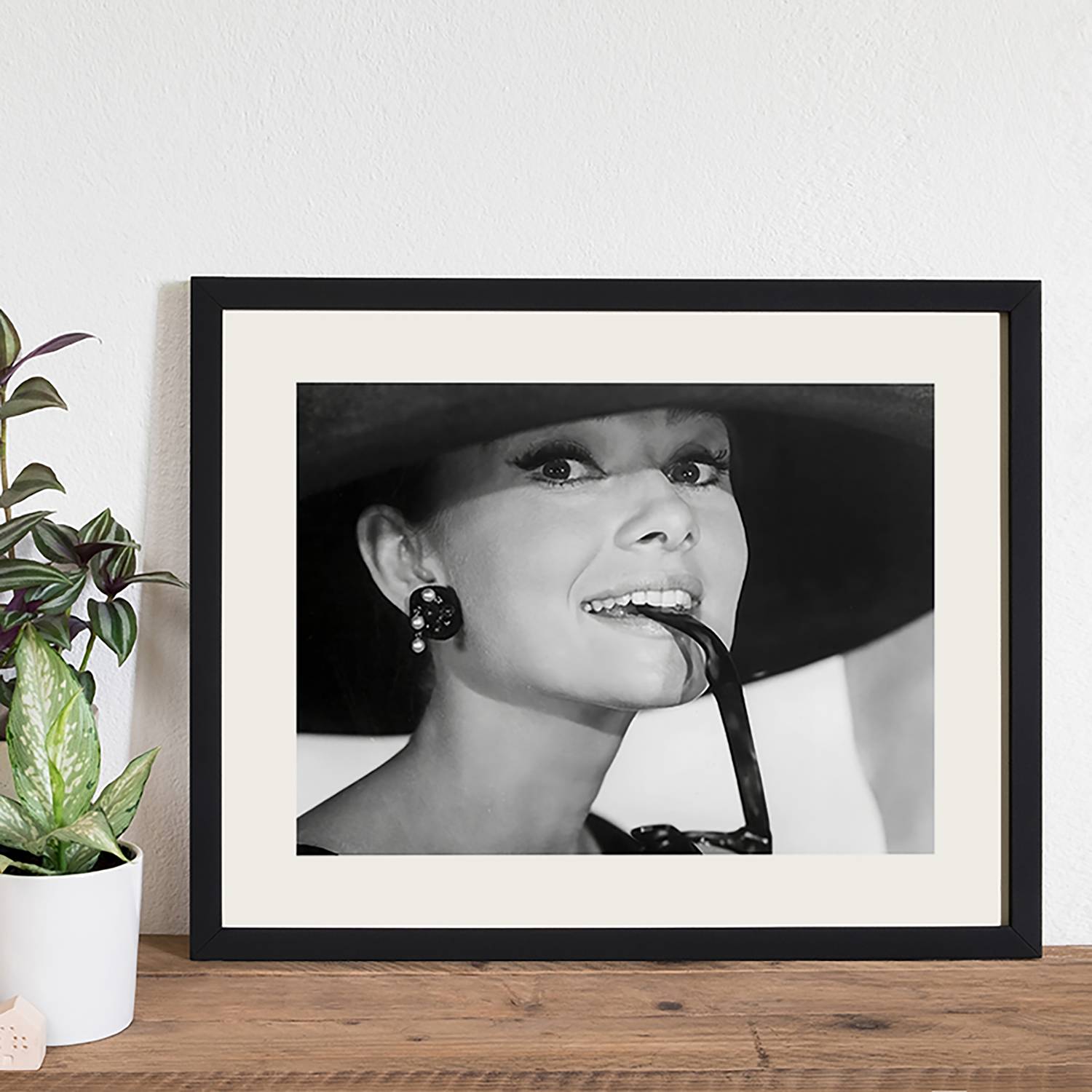 Bild Audrey Hepburn and Sunglasses von Any Image