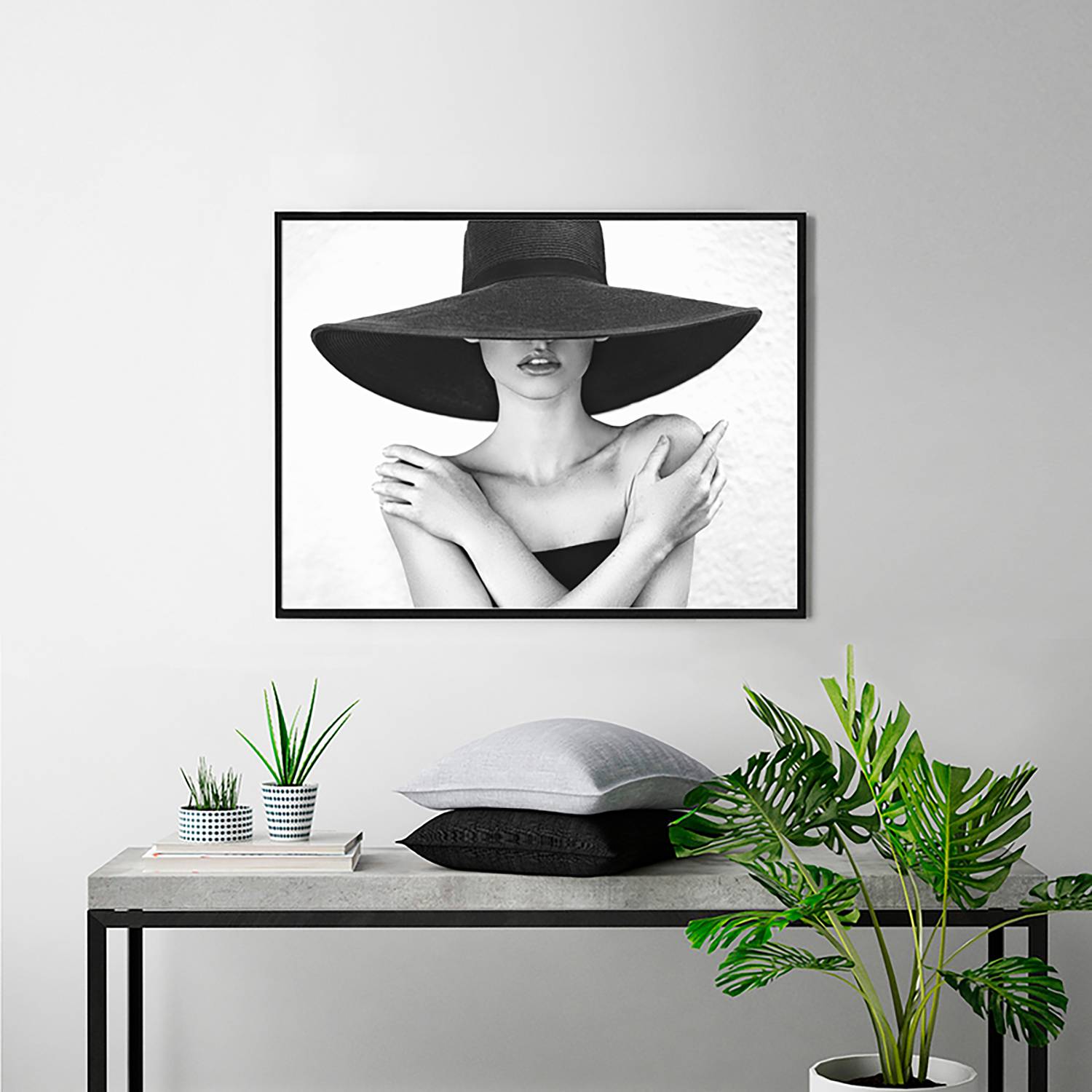 Bild Big Black Hat von Any Image