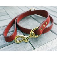 Passende Luxus Leder Hund Blei | Leine in Roter Vegetan Und Messing Hardware Passende Luxus Leder Hund Blei | Leine in Roter Vegetan Und Messing Hardware von AnyaSushkoDesign