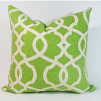 Grüne Deko Kissenbezüge -Grünes Trellis Kissen. Größe 12 X 24 Lumbar Grüne Deko Kissenbezüge -Grünes Trellis Kissen. Größe 12 X 24 Lumbar von AnyarwotDesigns