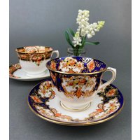 2 Teetassen Mit Untertassen. Handgemaltes Royal Albert Crown China Und Salon Richmond. Hergestellt in England von AnythingDiscovered