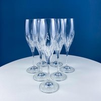 Kristall-Champagnerflöten. Moondust Muster Sektgläser Von Noritake. Set Sieben Geschliffene Kristallglas & Geätzte Motive von AnythingDiscovered
