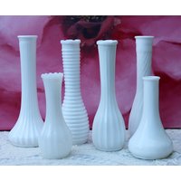 Milchglas Geriffelte Vasen Mit Geripptem Muster. 6 in Verschiedenen Mustern. Hochzeitsempfänge Dekoration Oder Home Collection von AnythingDiscovered