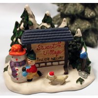 Weihnachtsschild Mit Der Aufschrift Welcome To Sweets Village Weihnachtsschild Mit Der Aufschrift Welcome To Sweets Village von AnythingDiscovered