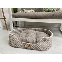 Hundebett Personalisiert Mit Matratze, Haustiermöbel Für Hund, Korb Hundebett, Hundekorb, Hundecouch, Strickbett Bett Katze von AnzyHomeShop