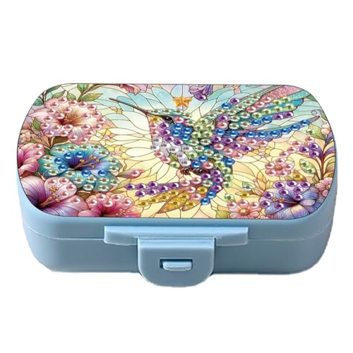 Aodejoy Tablettenbox, Diamond Painting Pillendose für Unterwegs 6 Fächer Handlicher Medikamentenbox Leicht Zu für Reise & Tägliches Gebrauch Öffnen Tablettendose 6 Tage-Kolibri Aodejoy Tablettenbox, Diamond Painting Pillendose für Unterwegs 6 Fächer Handlicher Medikamentenbox Leicht Zu für Reise & Tägliches Gebrauch Öffnen Tablettendose 6 Tage-Kolibri von Aodejoy