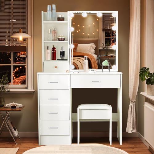 Aovquof Schminktisch mit LED-Beleuchtung, einstellbare Helligkeit, Kosmetiktisch mit großem Spiegel, Frisiertisch mit 6 Schubladen, 131× 80× 36 cm, Kommode Schlafzimmer Weiß Aovquof Schminktisch mit LED-Beleuchtung, einstellbare Helligkeit, Kosmetiktisch mit großem Spiegel, Frisiertisch mit 6 Schubladen, 131× 80× 36 cm, Kommode Schlafzimmer Weiß von Aovquof