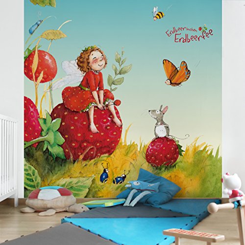 Apalis Kindertapeten Vliestapeten Erdbeerinchen Erdbeerfee Zauberhaft Fototapete Quadrat | Vlies Tapete Wandtapete Wandbild Foto 3D Fototapete für Schlafzimmer Wohnzimmer Küche | Größe: 288x288 cm, rot, 95319 von Apalis