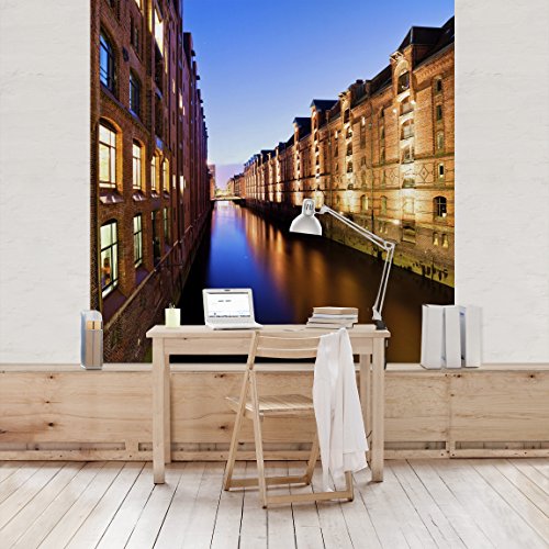 Apalis Vliestapete Hamburg Speicherstadt Fototapete Quadrat | Vlies Tapete Wandtapete Wandbild Foto 3D Fototapete für Schlafzimmer Wohnzimmer Küche | Größe: 240x240 cm, mehrfarbig, 104864 von Apalis