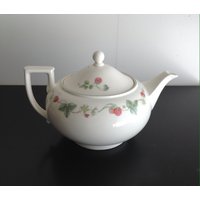 Wedgwood Himbeer-Teekanne „Queen's Ware". Neu Und Unbenutzt von ApolloniaNiceThings