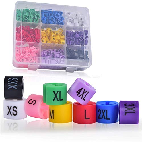 Apore 450 Stück Größe Marker Kunststoff Kleiderbügel Größenringe Farben Chiffren Größenreiter 9 Größen Set (XXS - 4XL) mit Aufbewahrungsbox (450Stücke) von Aoonar