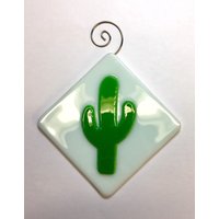 Grüner Kaktus Sonnenfänger Aus Verschmolzenem Glas - Weißer Hintergrund & Grüner von AppArtGallery
