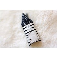 Geschenk Für Kinder Individuell Angefertigtes Zahnfee Kissen, Familien Tradition, Schwarz & Weiß Gestreift Haus Mit Tasche Notizzettel von AppleWhite