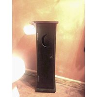 Primitive Toilettenpapier Stand Schrank Distressed Rustikal Halbmond Plumpsklo, Toilettenpapierständer, Toilettenpapierhalter von AppletreeWoodcrafts