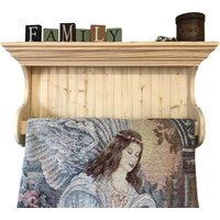 Steppdeckenständer Für Die Wand, Dekoratives Regal Aus Massivem Holz Mit Steppdecke Oder Handtuchstange, Eleganter Wandbehang Steppdecken Und von AppletreeWoodcrafts