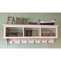 Wandregal Garderobe 42 "Breit Mit Aufbewahrung 3 Regalboxen Display Rack - Rustikale Regal von AppletreeWoodcrafts