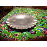 Vintage Blumen Design Aluminium Schale Oder Servierplatte Vintage Blumen Design Aluminium Schale Oder Servierplatte von ApronForest