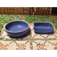 Vintage Paar Schwere Blaue Keramik Kühlschrankschalen Von Hall China Für Montgomery Ward von ApronForest