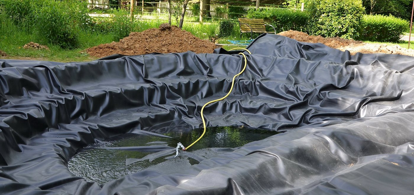 Aquagart Bodenschutzvlies Teichfolie PVC 8m x 6m 1,0mm schwarz Folie für den Gartenteich von Aquagart
