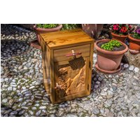 Rustikaler Geschnitzter Nachttisch - Kleiner Geschnitzter von ArbraWoodWorks