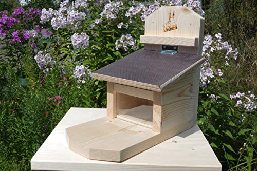 Komplett zusammengebaut; Massives, stabiles Eichhörnchen Futterhaus Futterstation Made in Germany (Bayrischer Wald), aus bayerischem Fichtenholz,hochwertig verschraubt und wasserfest verklebt von Qualität aus Niederbayern ARBRIKADREX