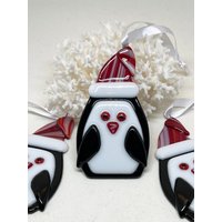 Christbaumschmuck - Pinguin Schwarz, Weiß Und Rot in Fusingglas Christbaumschmuck - Pinguin Schwarz, Weiß Und Rot in Fusingglas von ArcLightGlass