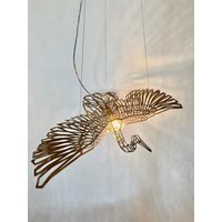 Deckenleuchte, Cranemetrics Gold, Einzigartiges Design, Edelstahl, Flying Bird Light, Designer-Beleuchtung von Archerlamps