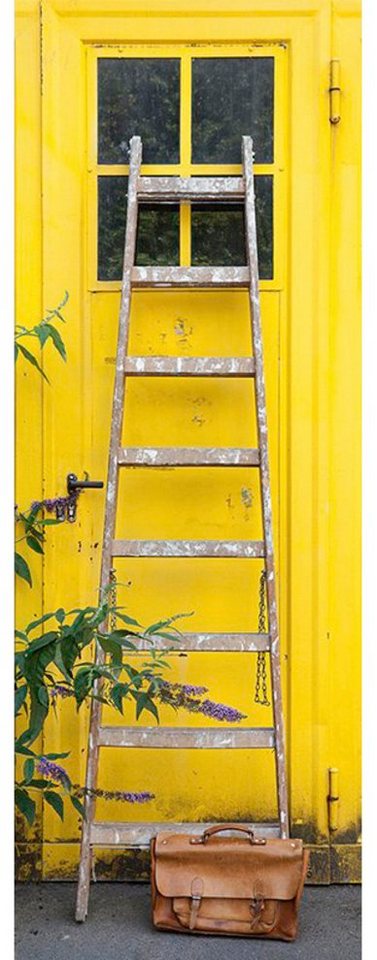 Architects Paper Fototapete In The Courtyard, (1 St), Landhaus Tapete Panel Leiter Gelb Braun Panel 1,00m x 2,80m von Architects Paper