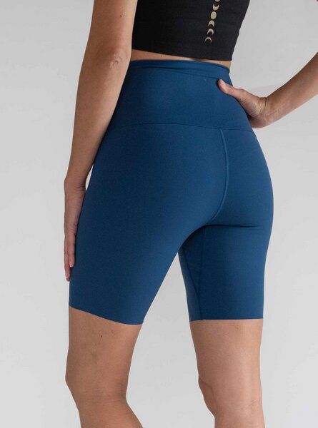 Arctic Flamingo Yoga Shorts FEATHER aus Rizinusöl PETROLBLAU von Arctic Flamingo