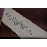 Handgestickter Leinen Tischläufer Rustikale Tischdecke von AriZaDesign