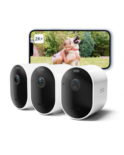 Arlo Pro 5 Überwachungskamera Aussen WLAN, 2K+ HDR Video, Kabelllos, Verbesserte Farbnachtsicht, 160° Blickwinkel, Spotlight, 2-Wege Audio, Alarm Sirene + Arlo Secure Testzeitraum, 3er Set, Weiß von Arlo