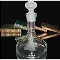 Glas Decanter Mit Geätzten Mittelalterlichen Segelschiff Dekor von ArmoireAncienne